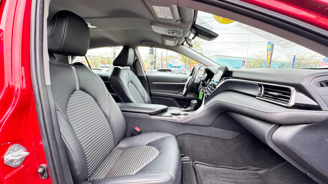 Toyota Camry SE Auto (Natl) 2023