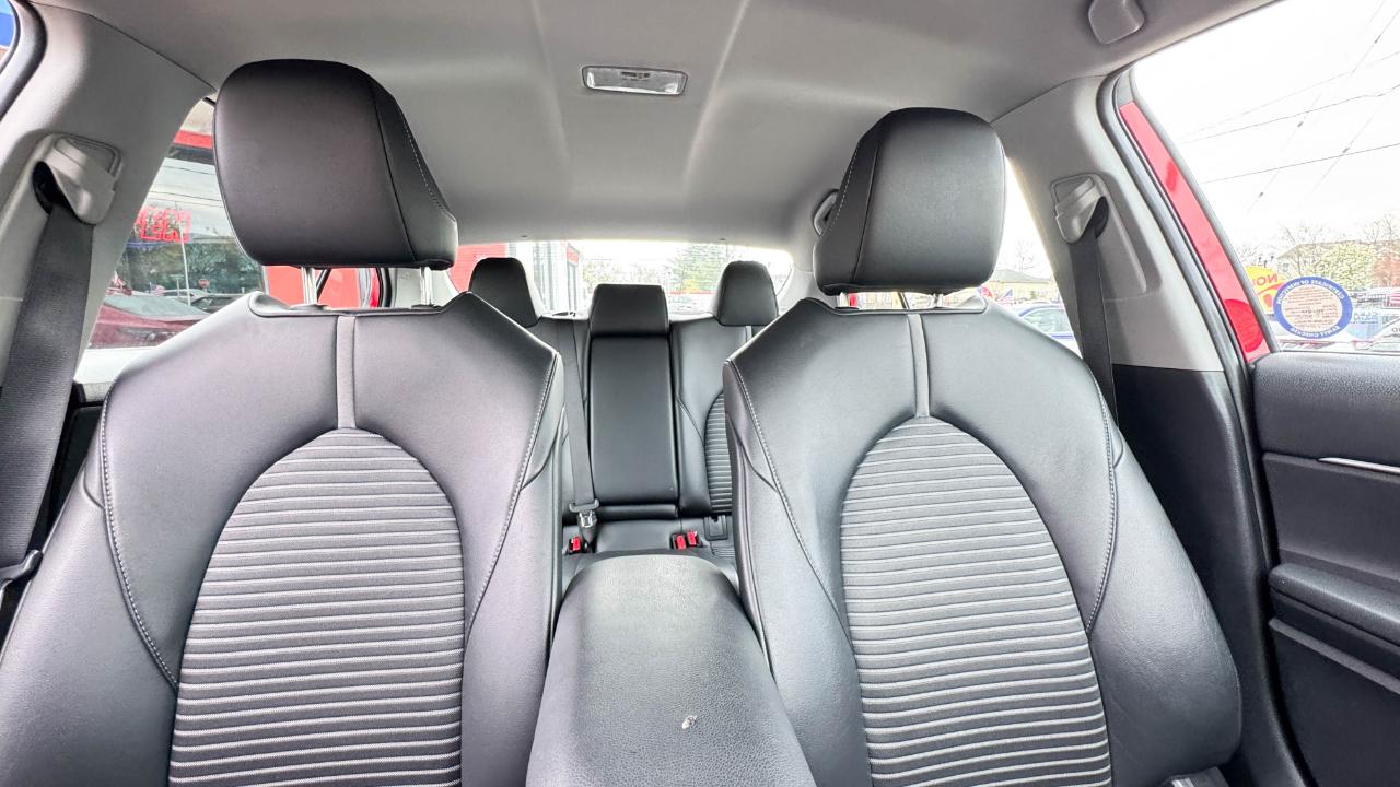 Toyota Camry SE Auto (Natl) 2023