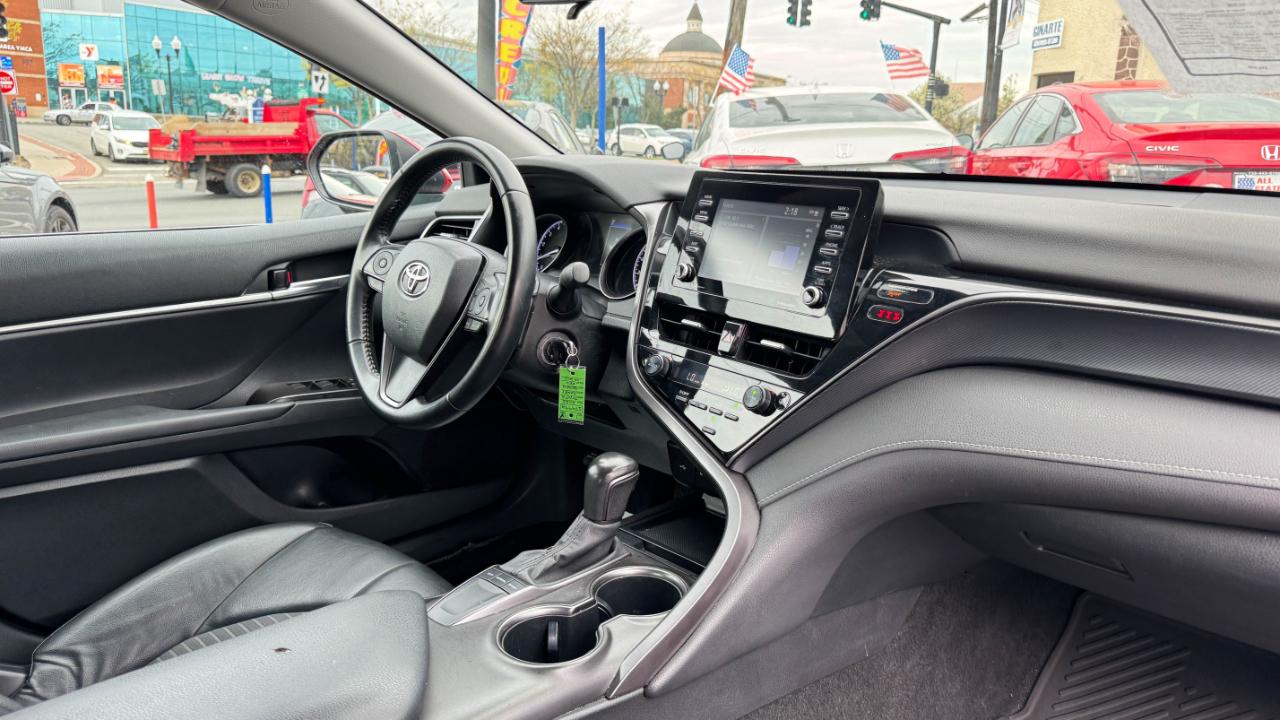 Toyota Camry SE Auto (Natl) 2023