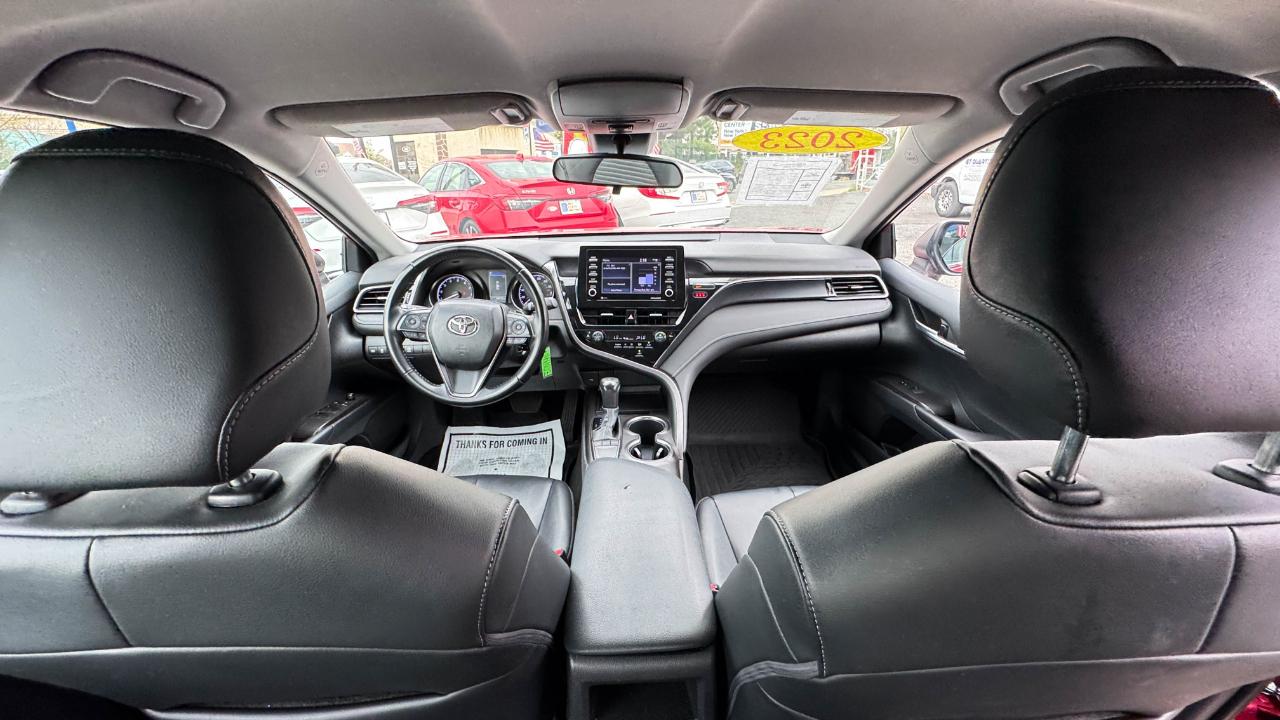 Toyota Camry SE Auto (Natl) 2023