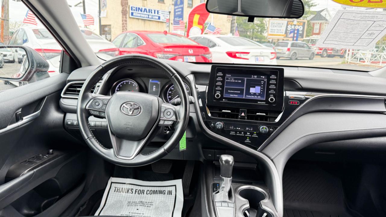 Toyota Camry SE Auto (Natl) 2023