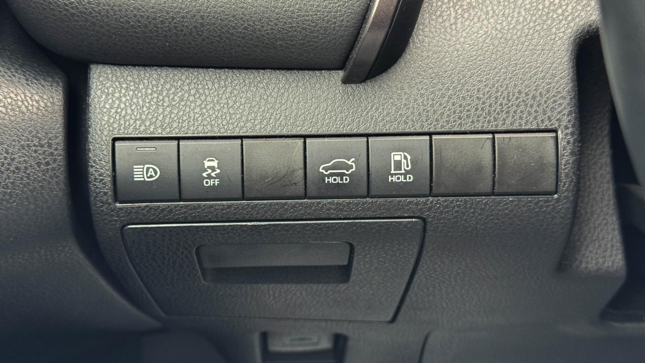 Toyota Camry SE Auto (Natl) 2023