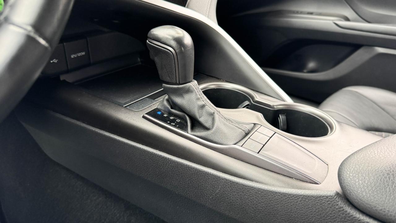 Toyota Camry SE Auto (Natl) 2023