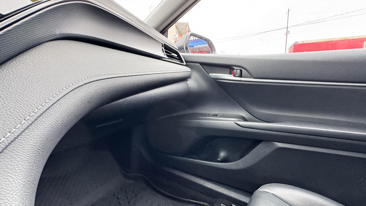 Toyota Camry SE Auto (Natl) 2023