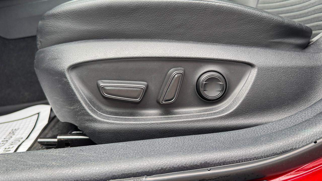 Toyota Camry SE Auto (Natl) 2023