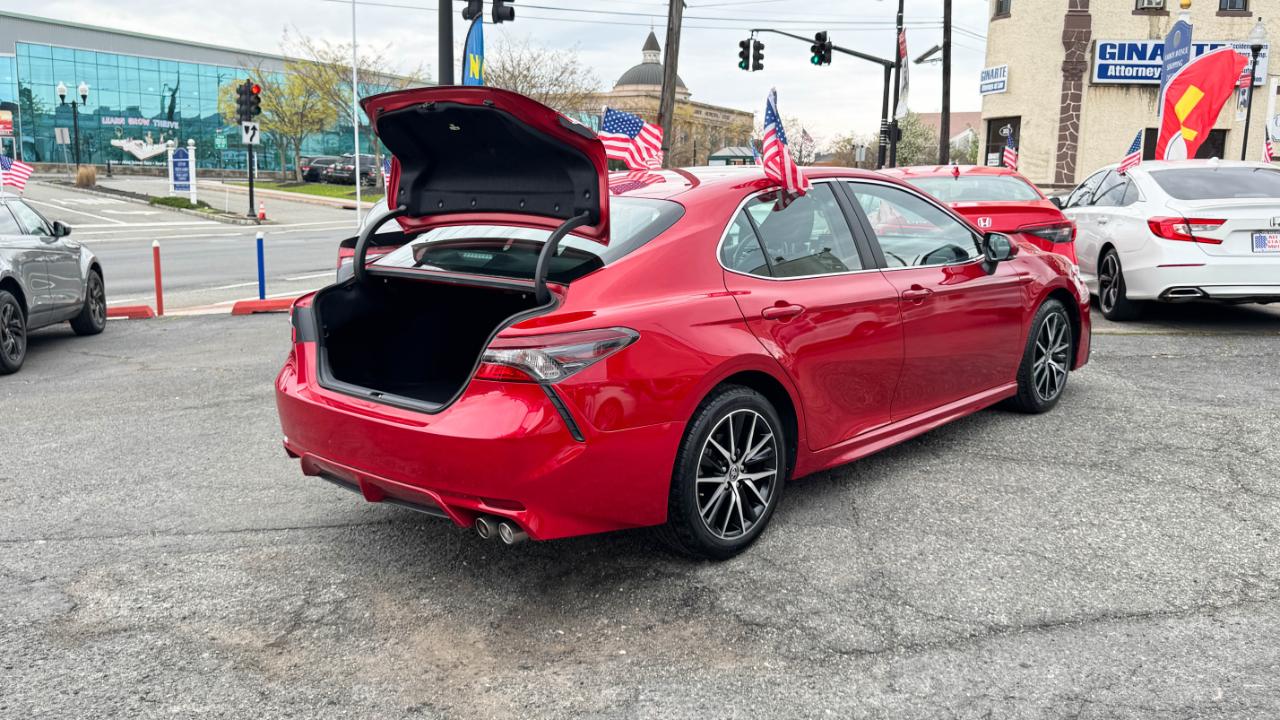 Toyota Camry SE Auto (Natl) 2023