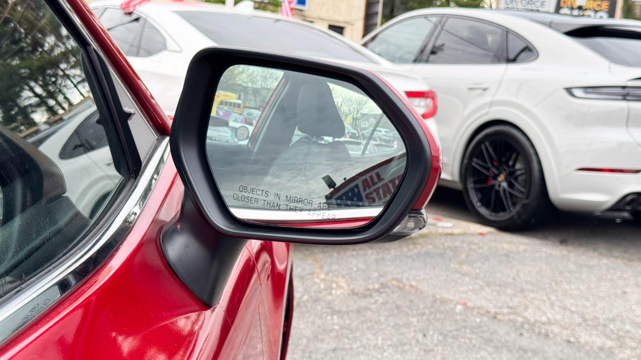 Toyota Camry SE Auto (Natl) 2023