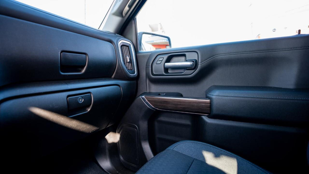 Chevrolet Silverado 1500 4WD Crew Cab 147" RST 2019