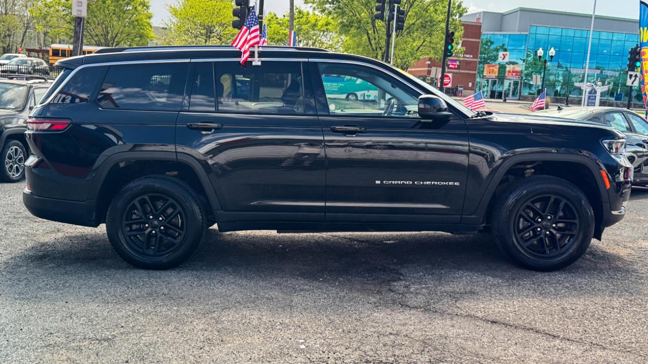 Jeep Grand Cherokee L Laredo 4x4 2021