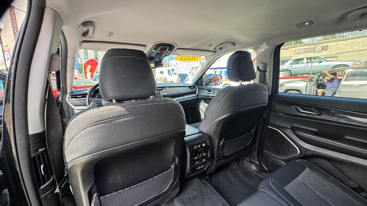 Jeep Grand Cherokee L Laredo 4x4 2021