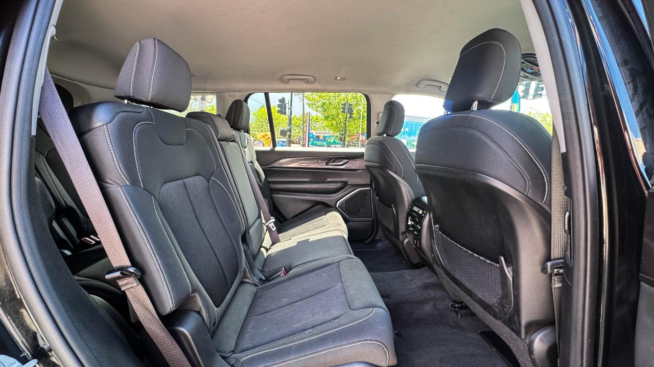 Jeep Grand Cherokee L Laredo 4x4 2021