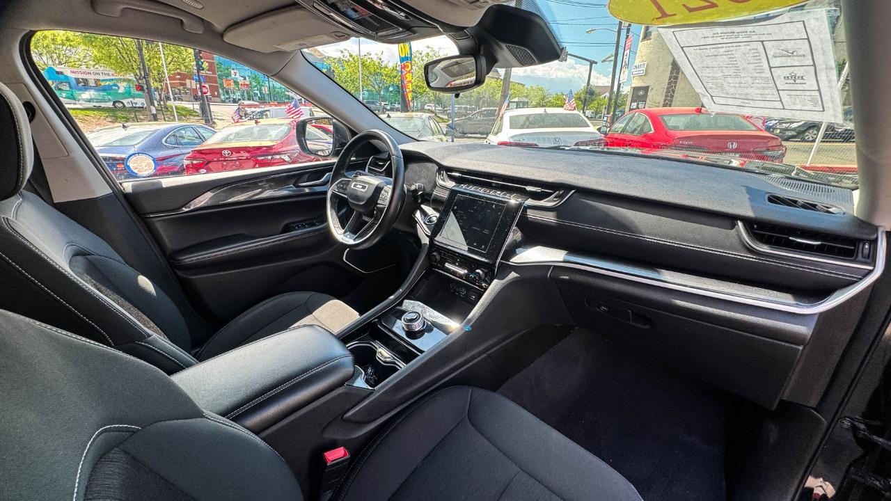 Jeep Grand Cherokee L Laredo 4x4 2021