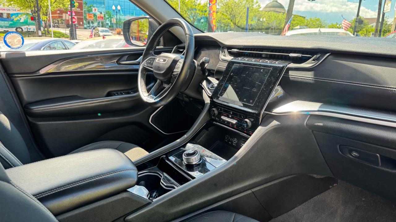 Jeep Grand Cherokee L Laredo 4x4 2021