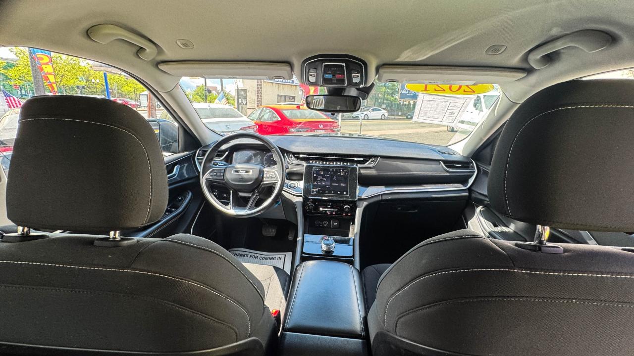 Jeep Grand Cherokee L Laredo 4x4 2021