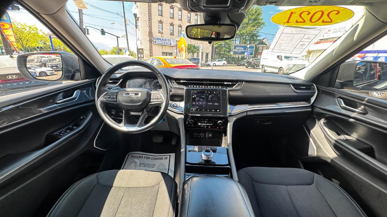 Jeep Grand Cherokee L Laredo 4x4 2021