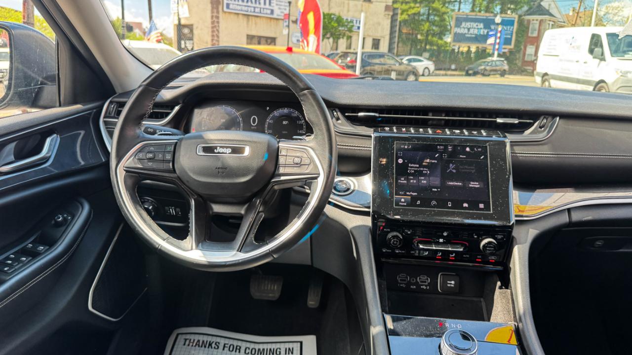 Jeep Grand Cherokee L Laredo 4x4 2021