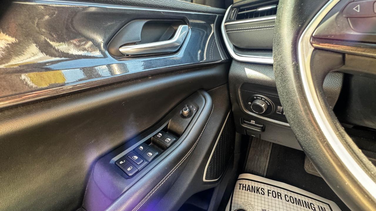 Jeep Grand Cherokee L Laredo 4x4 2021