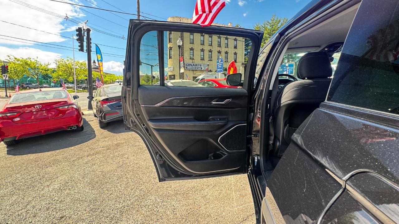 Jeep Grand Cherokee L Laredo 4x4 2021