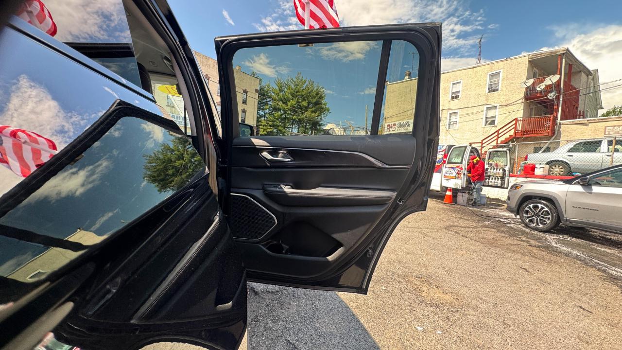 Jeep Grand Cherokee L Laredo 4x4 2021