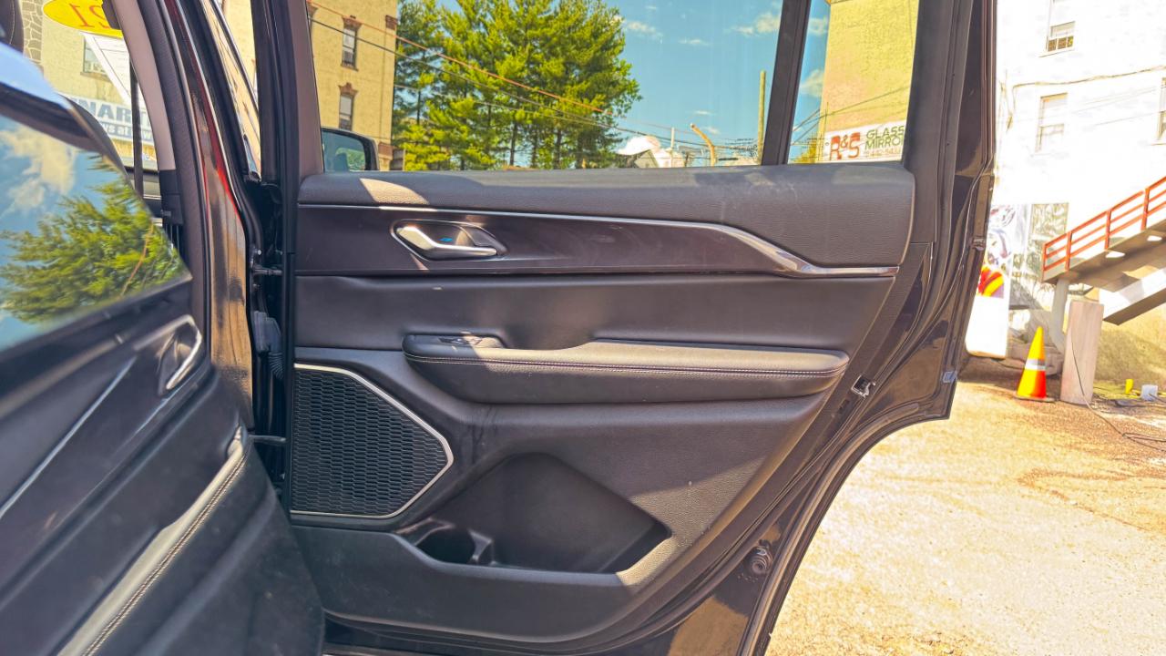 Jeep Grand Cherokee L Laredo 4x4 2021