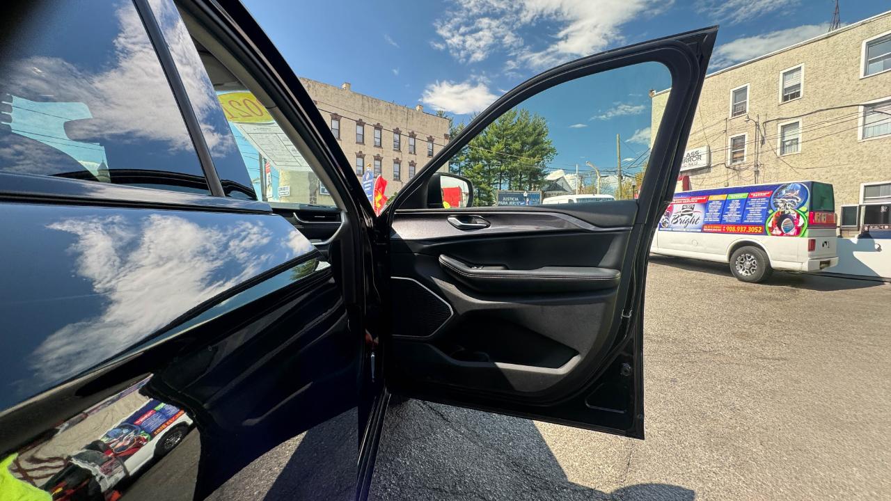 Jeep Grand Cherokee L Laredo 4x4 2021