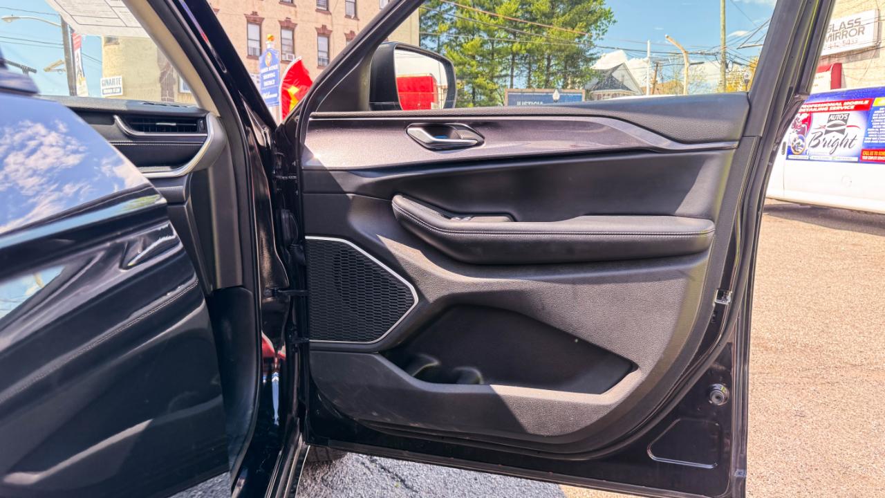 Jeep Grand Cherokee L Laredo 4x4 2021