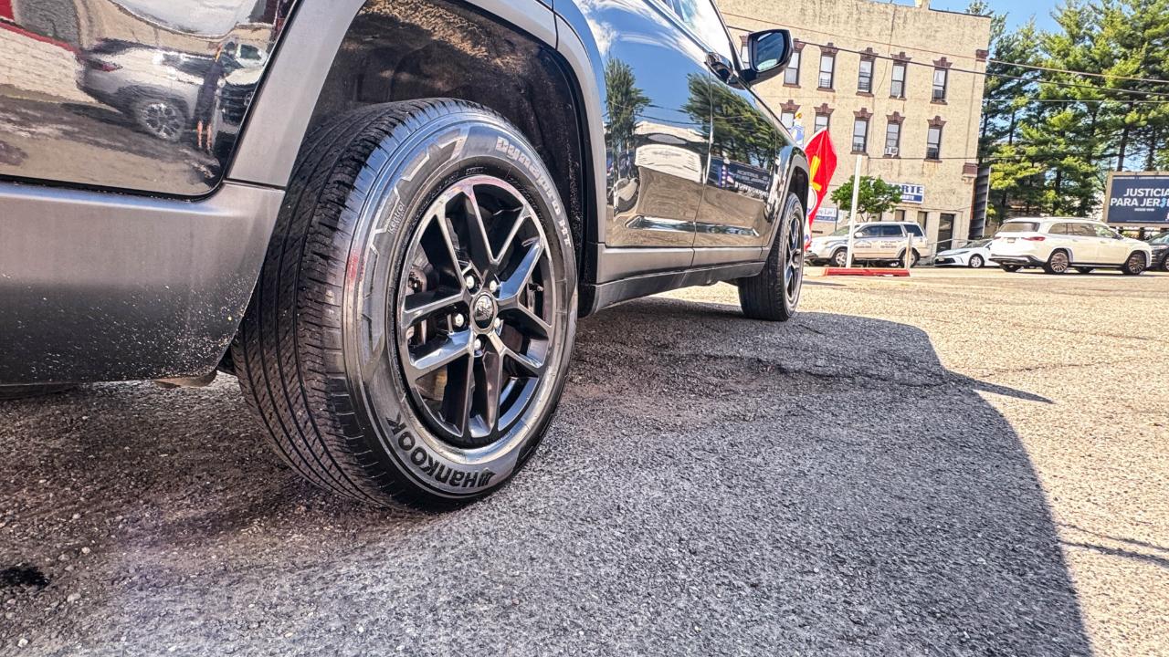 Jeep Grand Cherokee L Laredo 4x4 2021