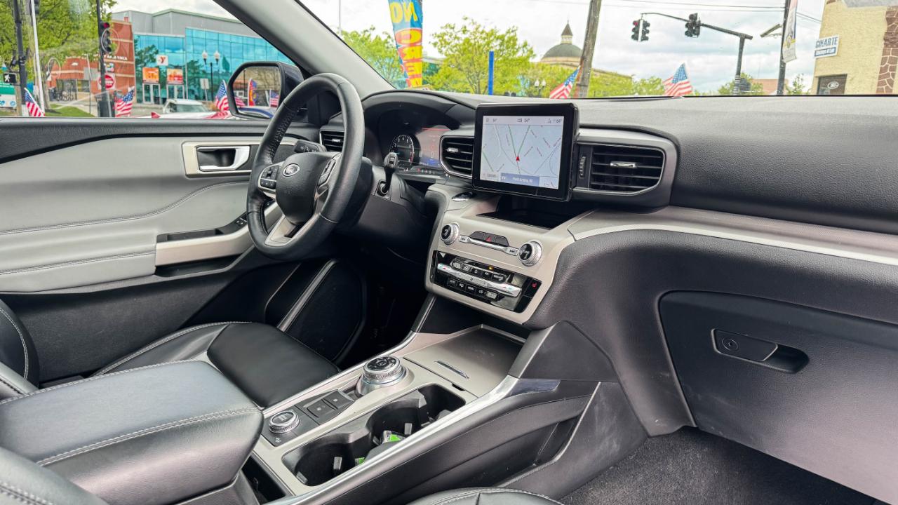 Ford Explorer XLT 4WD 2023