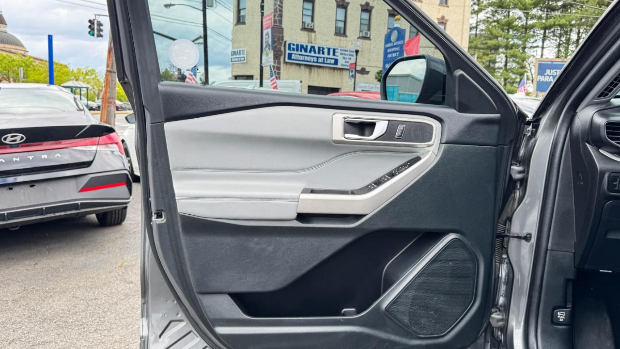 Ford Explorer XLT 4WD 2023