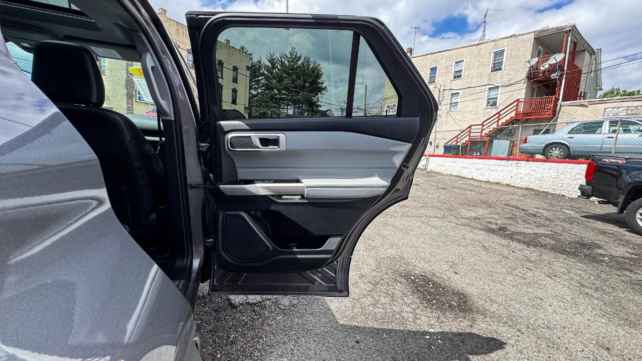 Ford Explorer XLT 4WD 2023