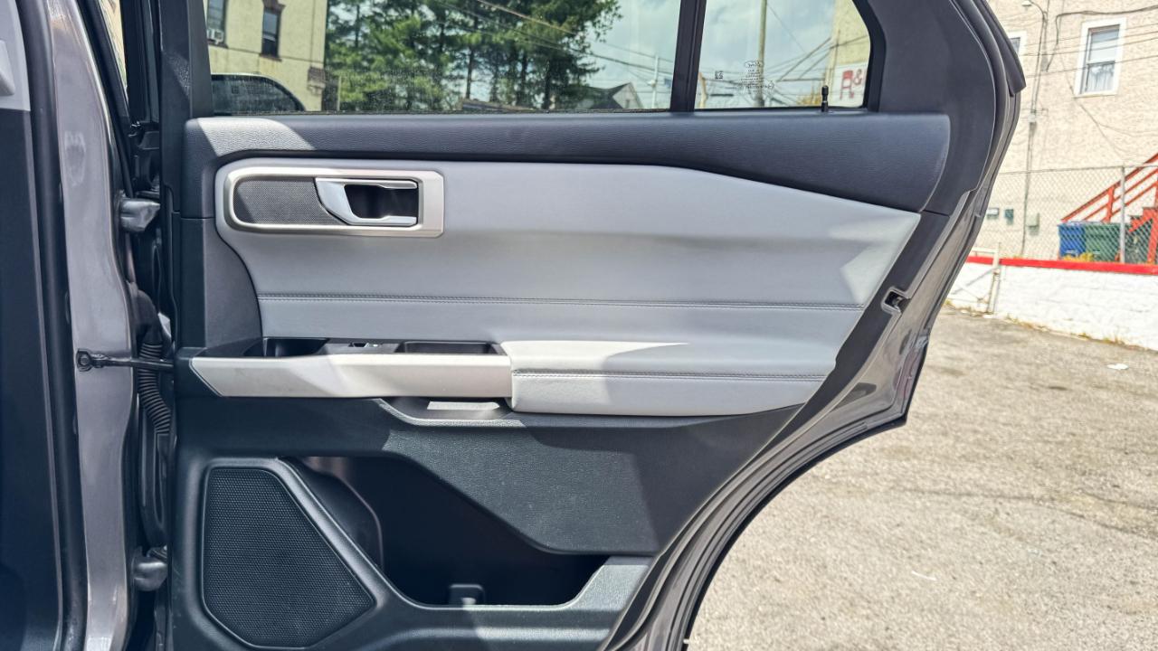 Ford Explorer XLT 4WD 2023