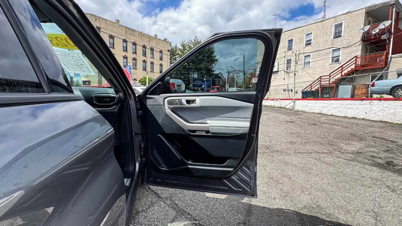 Ford Explorer XLT 4WD 2023