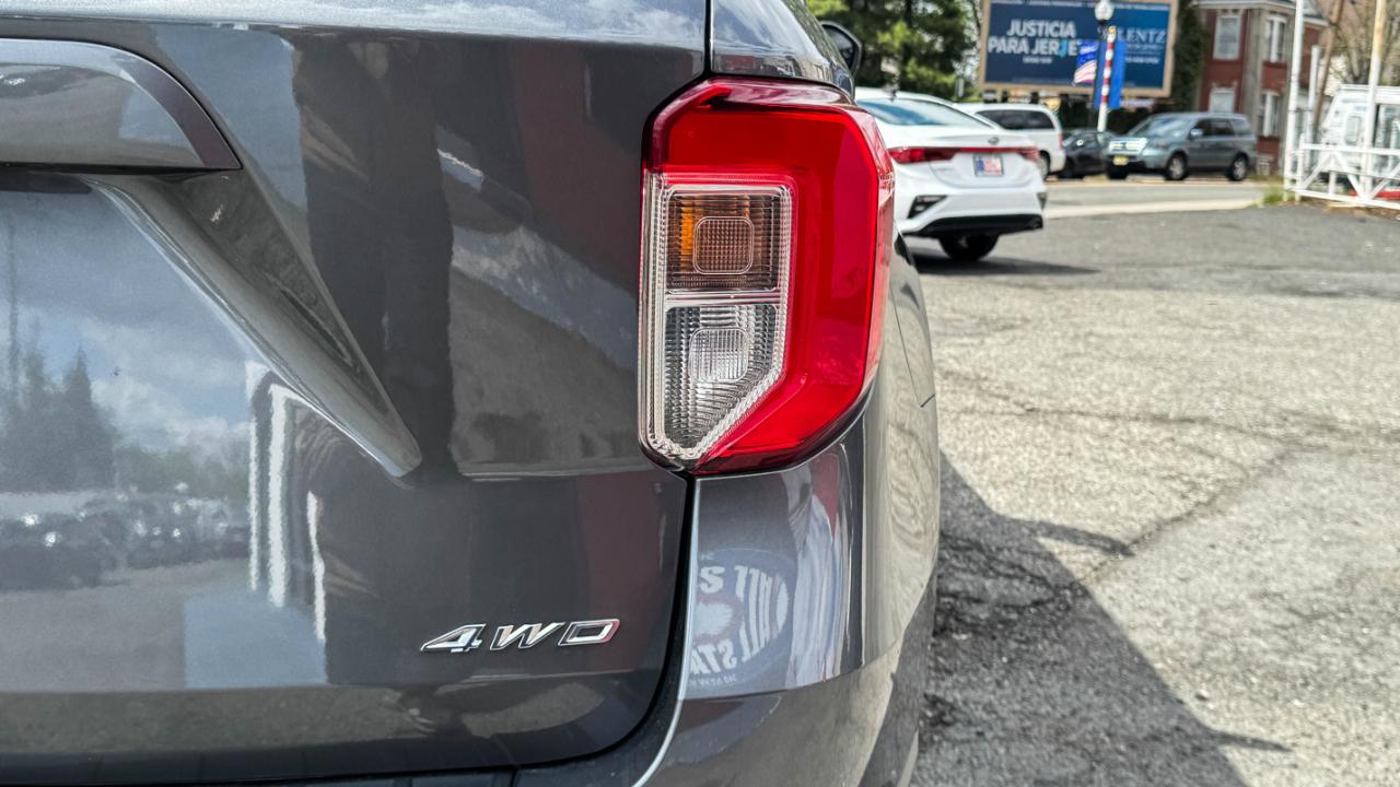 Ford Explorer XLT 4WD 2023