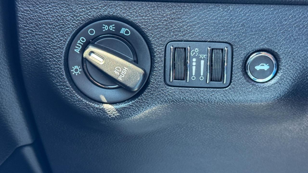 Dodge Challenger GT RWD 2022