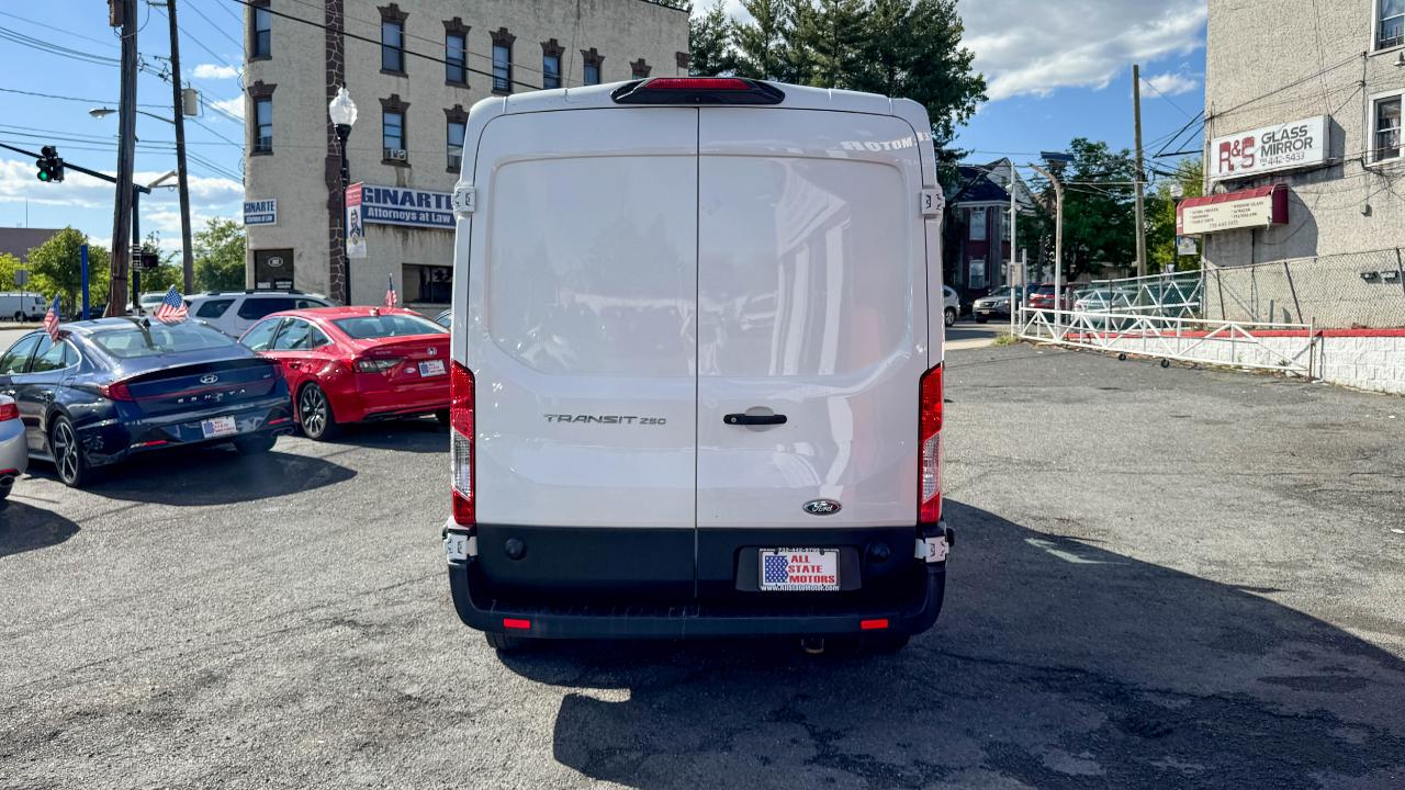 Ford Transit Van T-250 148" Med Rf 9000 GVWR Sliding RH Dr 2019