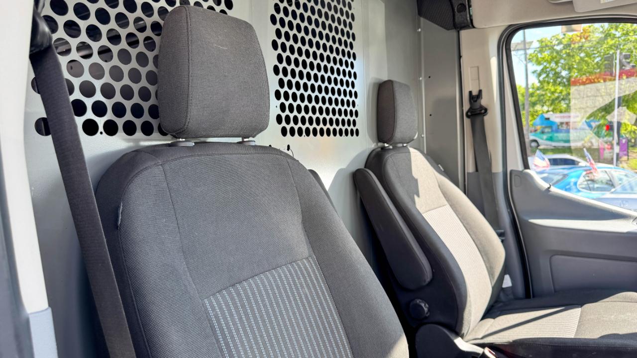 Ford Transit Van T-250 148" Med Rf 9000 GVWR Sliding RH Dr 2019