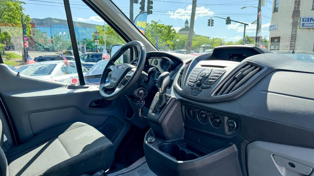 Ford Transit Van T-250 148" Med Rf 9000 GVWR Sliding RH Dr 2019