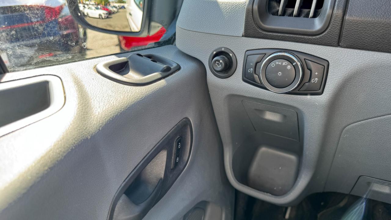 Ford Transit Van T-250 148" Med Rf 9000 GVWR Sliding RH Dr 2019