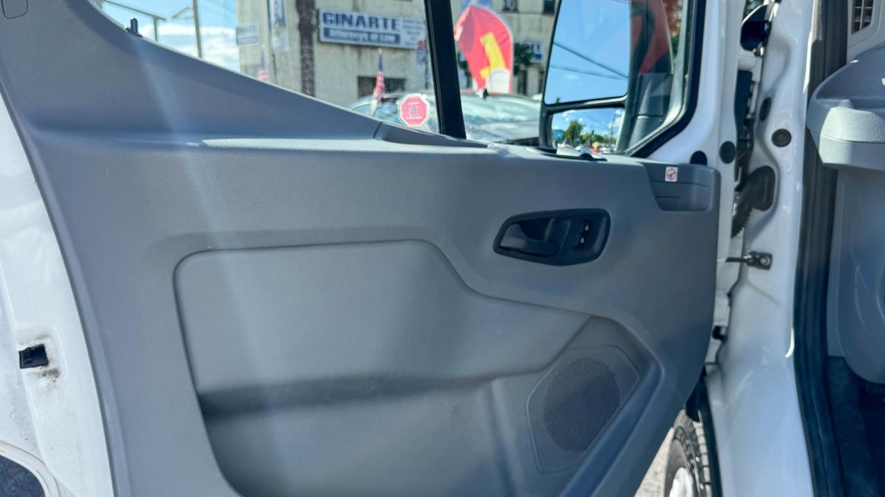 Ford Transit Van T-250 148" Med Rf 9000 GVWR Sliding RH Dr 2019