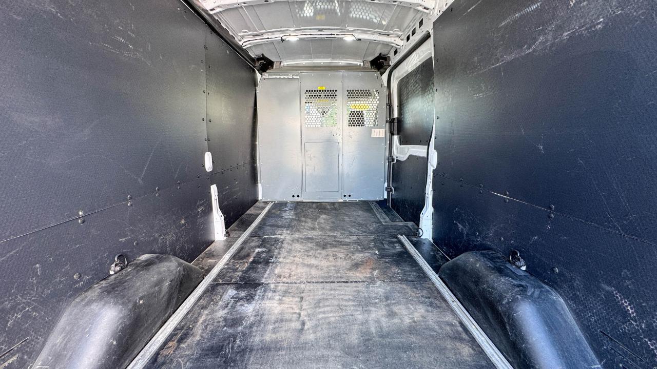 Ford Transit Van T-250 148" Med Rf 9000 GVWR Sliding RH Dr 2019