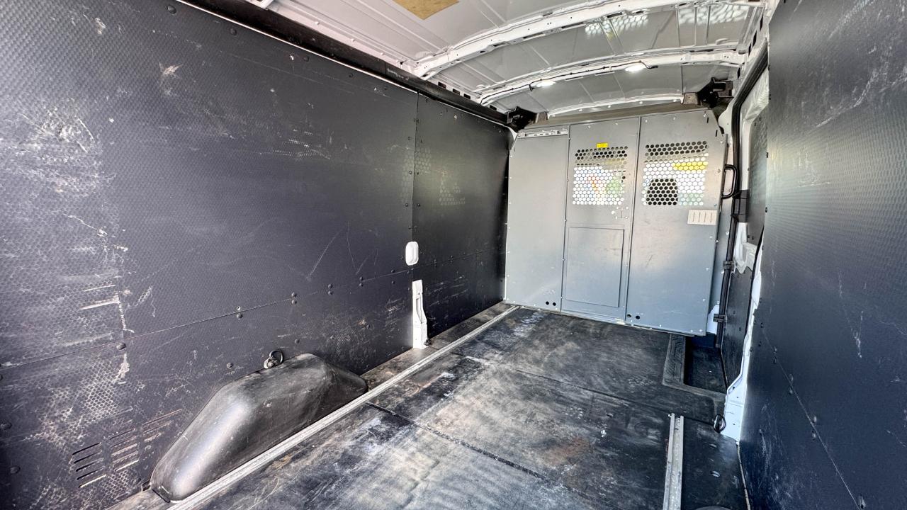 Ford Transit Van T-250 148" Med Rf 9000 GVWR Sliding RH Dr 2019