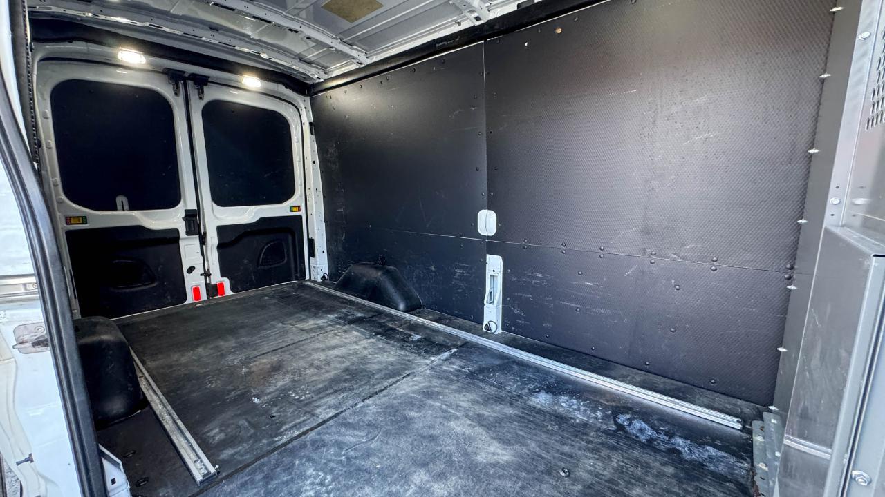 Ford Transit Van T-250 148" Med Rf 9000 GVWR Sliding RH Dr 2019