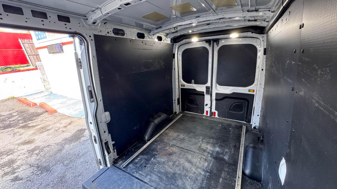 Ford Transit Van T-250 148" Med Rf 9000 GVWR Sliding RH Dr 2019