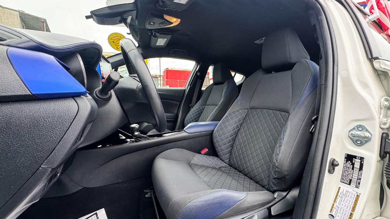 Toyota C-HR XLE 4D SUV 2020