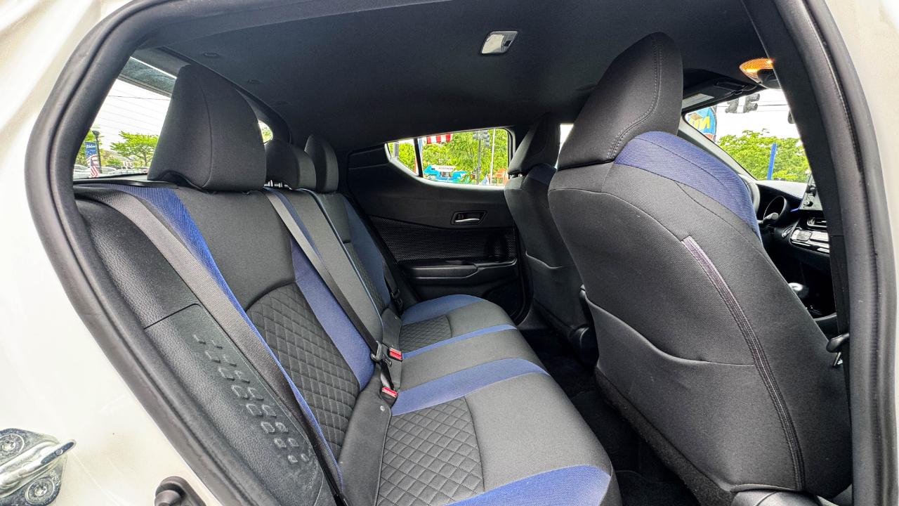 Toyota C-HR XLE 4D SUV 2020