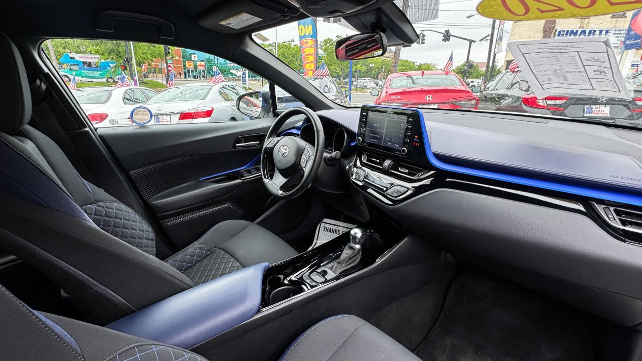 Toyota C-HR XLE 4D SUV 2020