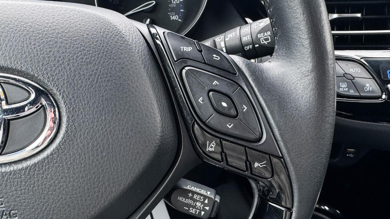 Toyota C-HR XLE 4D SUV 2020