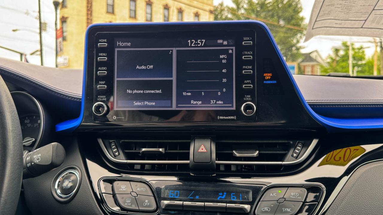 Toyota C-HR XLE 4D SUV 2020