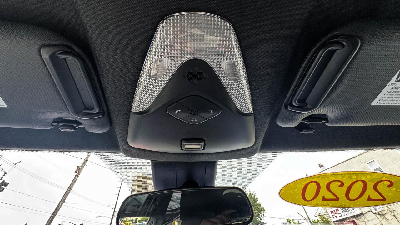 Toyota C-HR XLE 4D SUV 2020