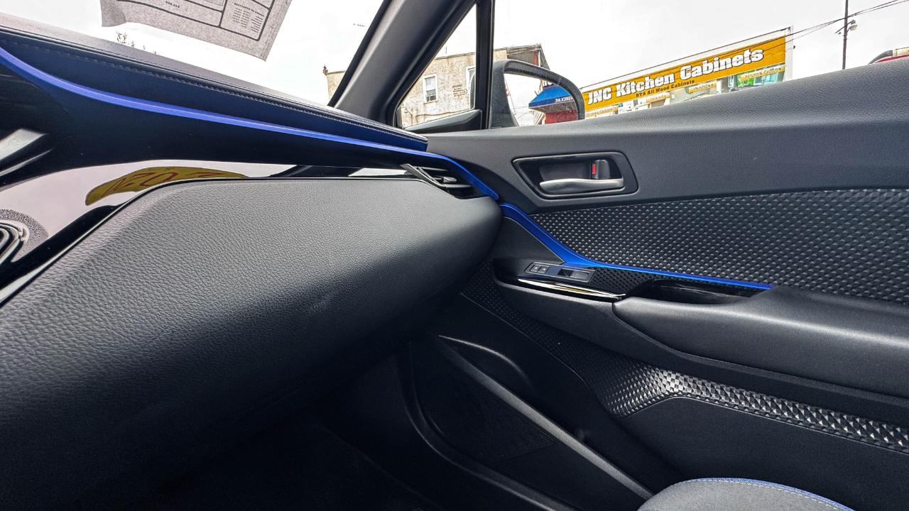 Toyota C-HR XLE 4D SUV 2020